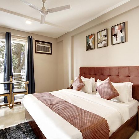 Limewood Stay - Executive Huda City Center Gurgaon Exteriör bild