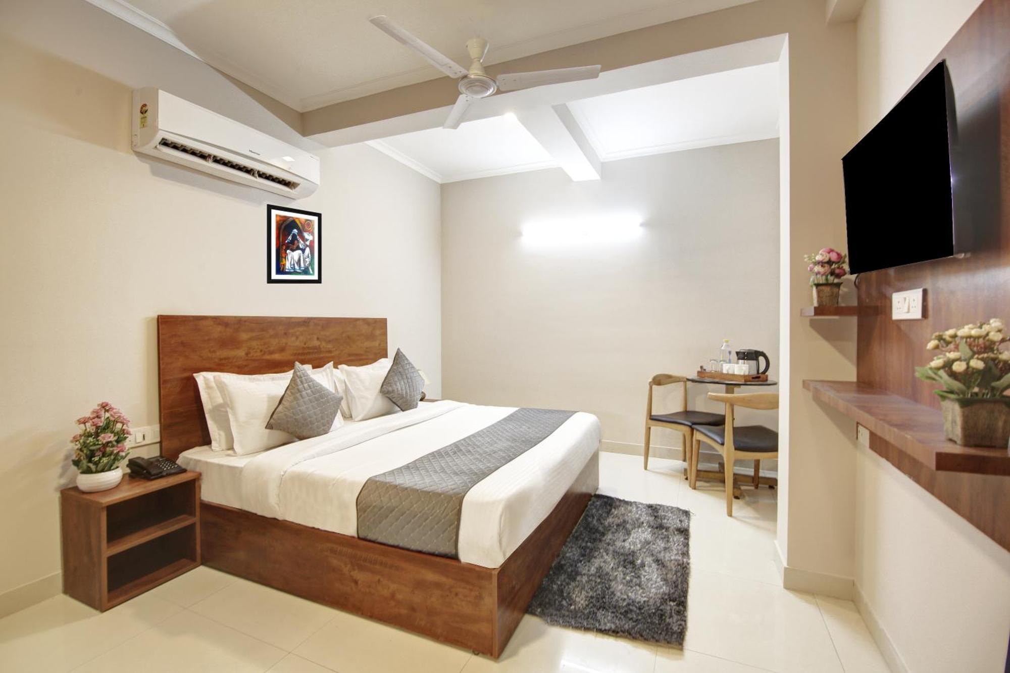Limewood Stay - Executive Huda City Center Gurgaon Exteriör bild