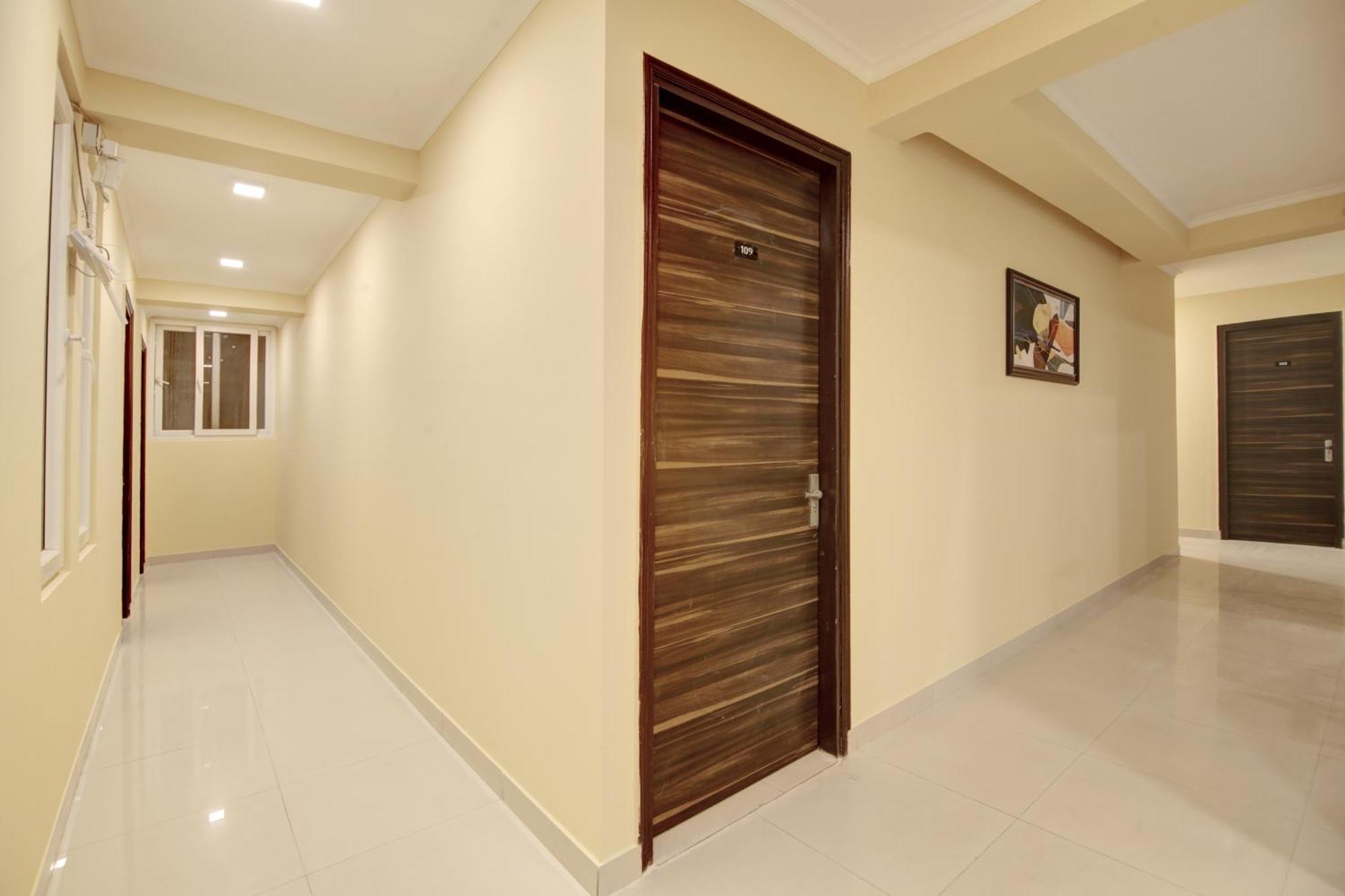 Limewood Stay - Executive Huda City Center Gurgaon Exteriör bild