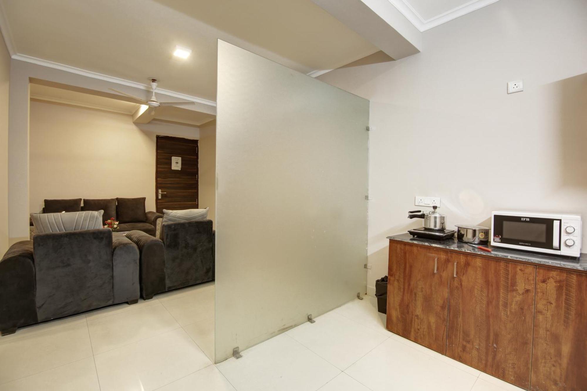 Limewood Stay - Executive Huda City Center Gurgaon Exteriör bild
