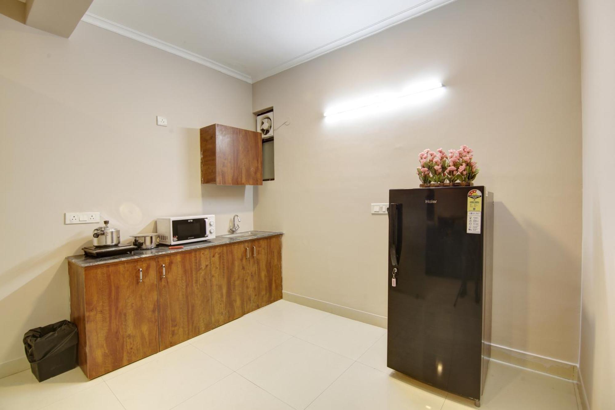 Limewood Stay - Executive Huda City Center Gurgaon Exteriör bild
