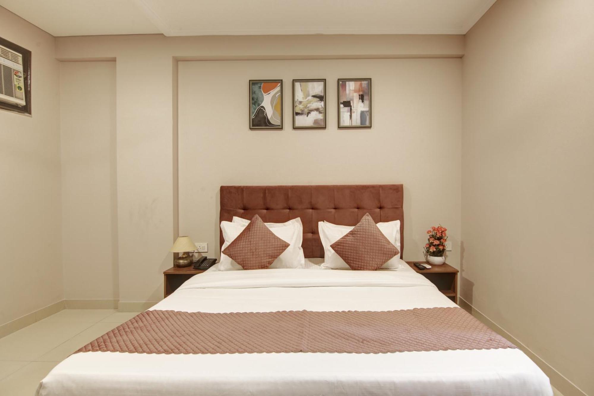 Limewood Stay - Executive Huda City Center Gurgaon Exteriör bild