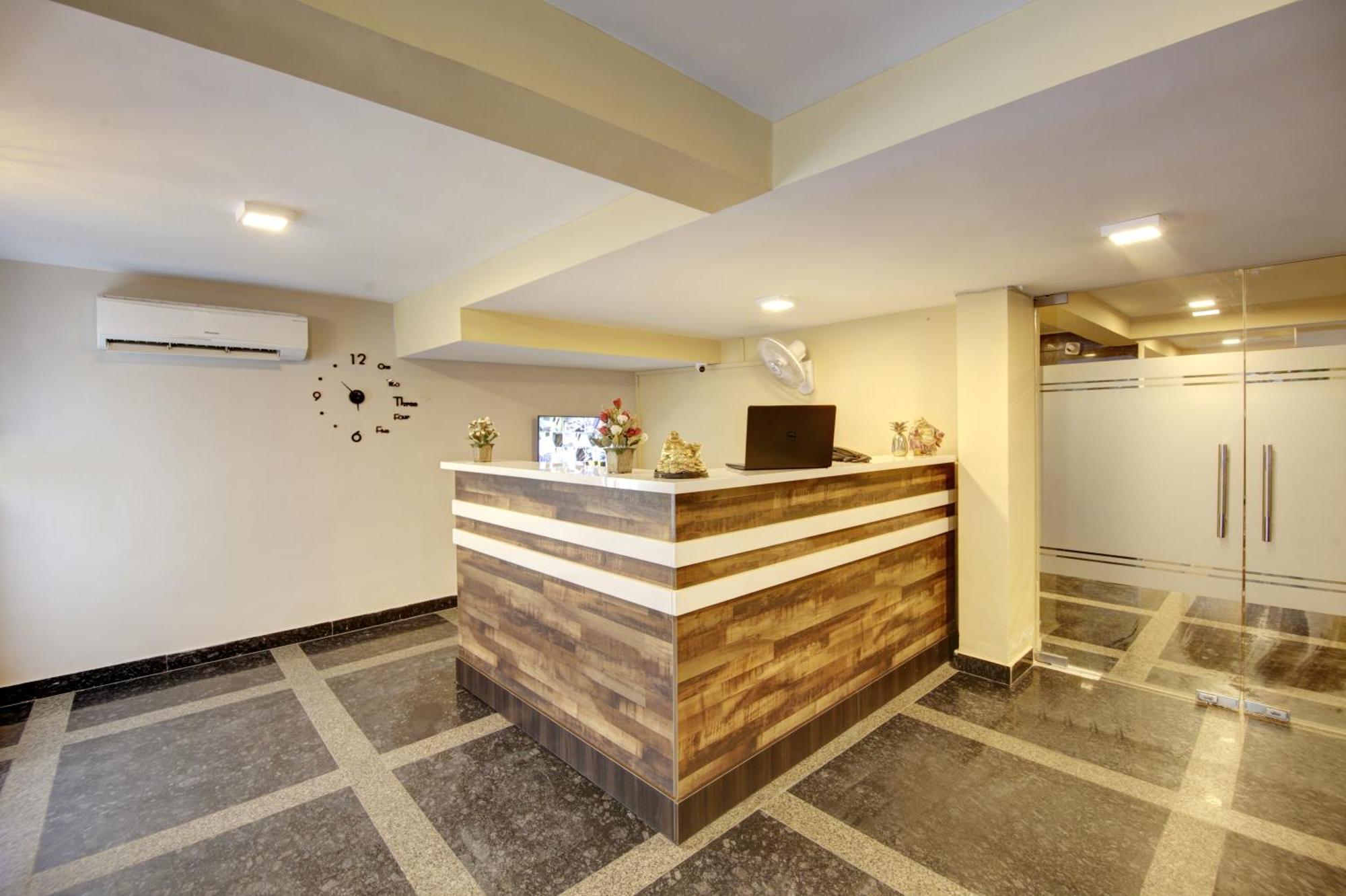 Limewood Stay - Executive Huda City Center Gurgaon Exteriör bild