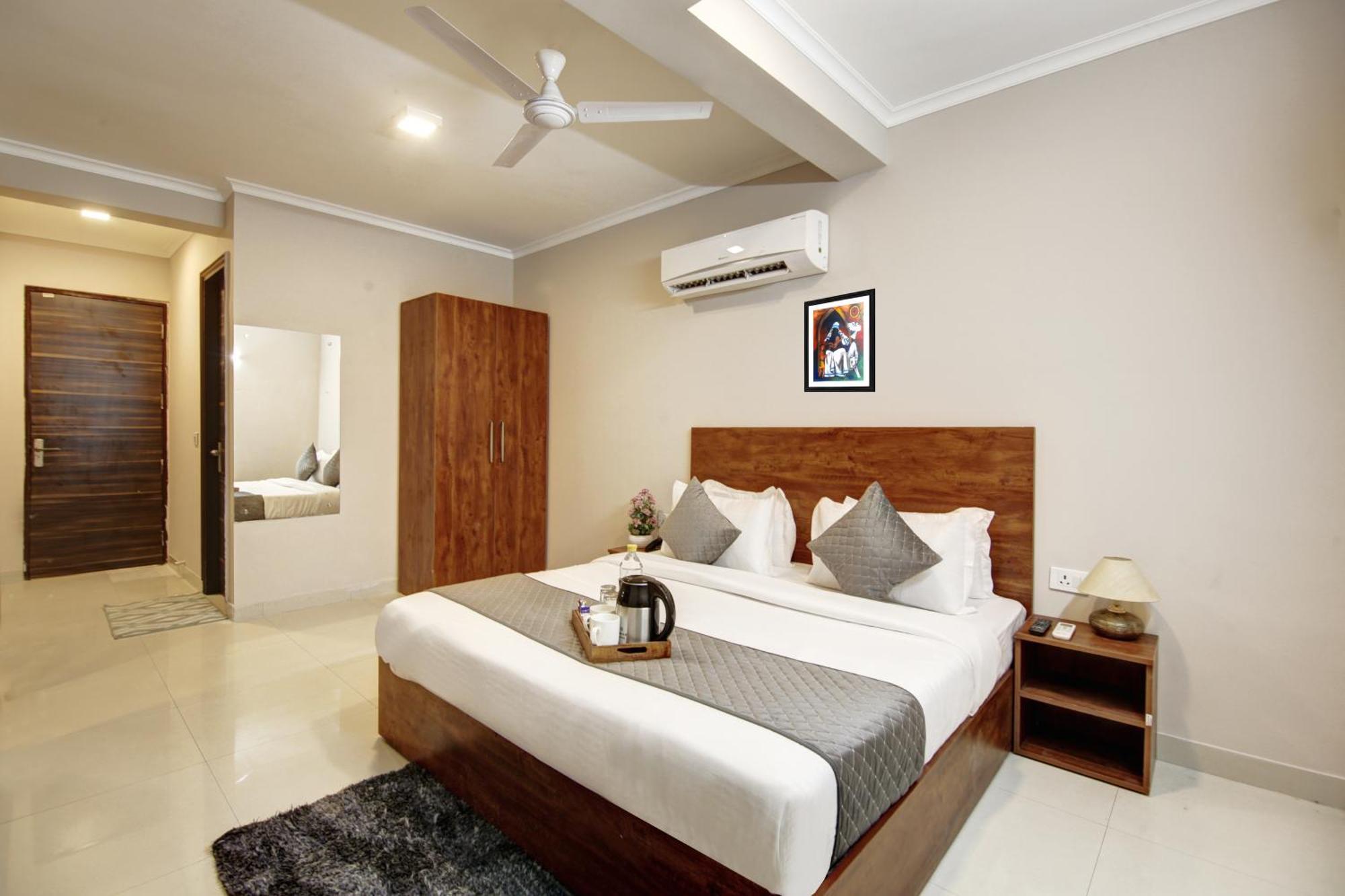 Limewood Stay - Executive Huda City Center Gurgaon Exteriör bild