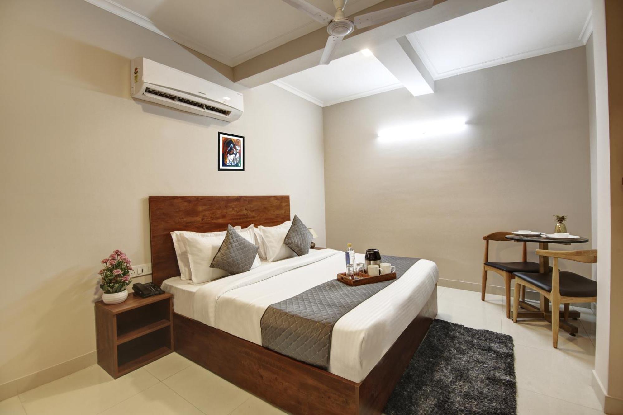 Limewood Stay - Executive Huda City Center Gurgaon Exteriör bild