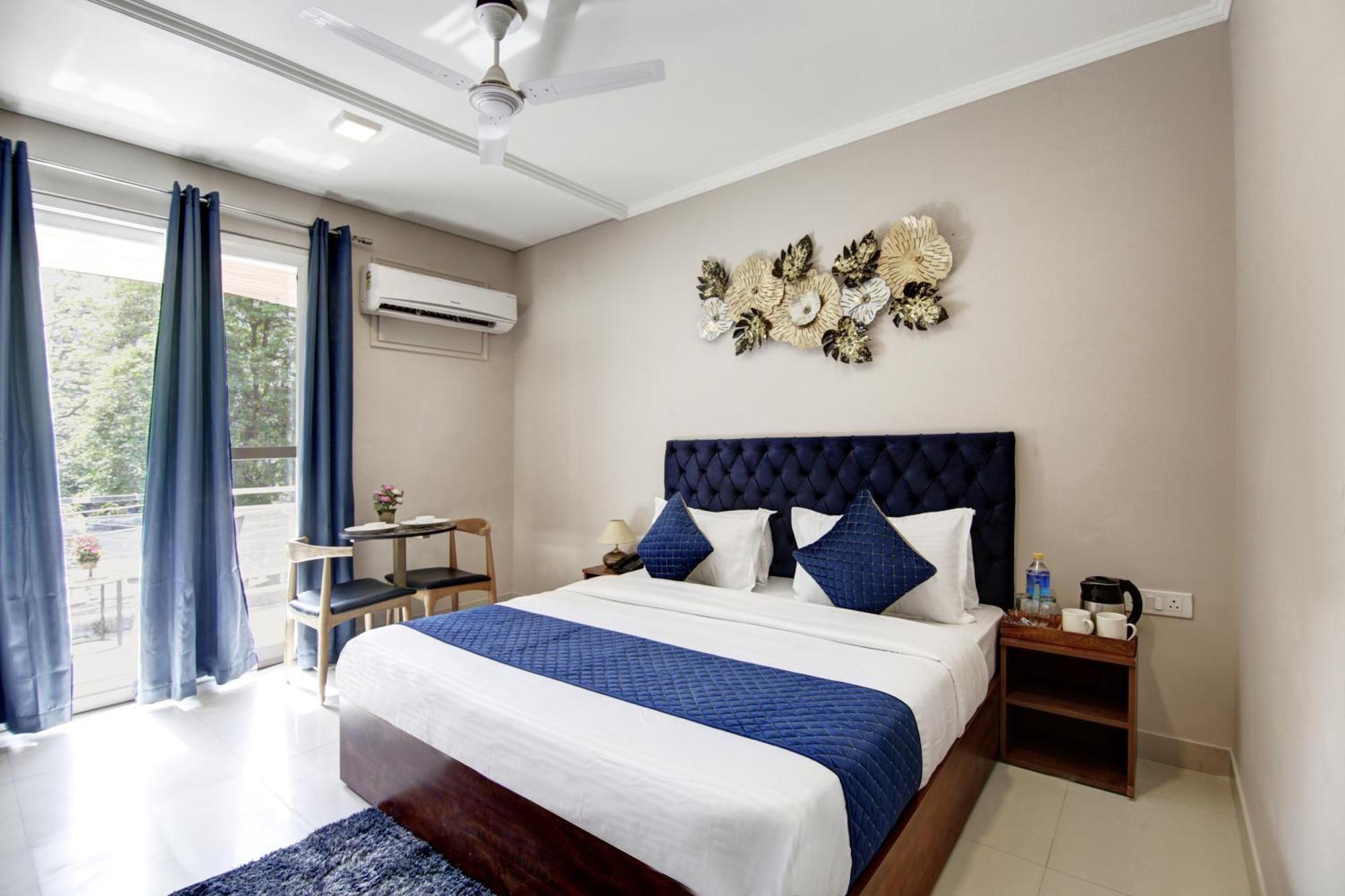 Limewood Stay - Executive Huda City Center Gurgaon Exteriör bild