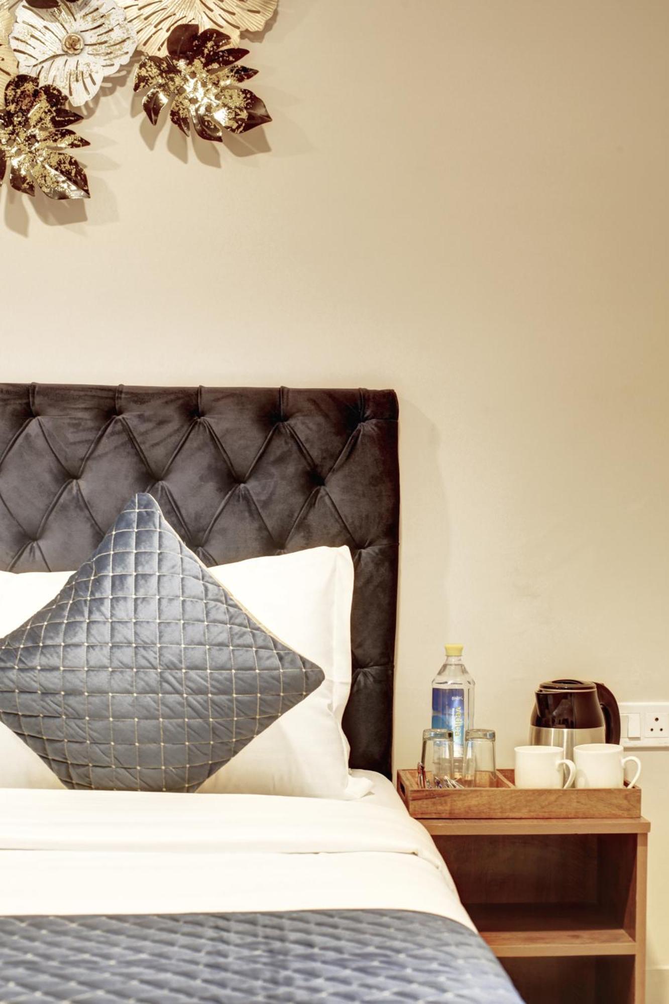 Limewood Stay - Executive Huda City Center Gurgaon Exteriör bild