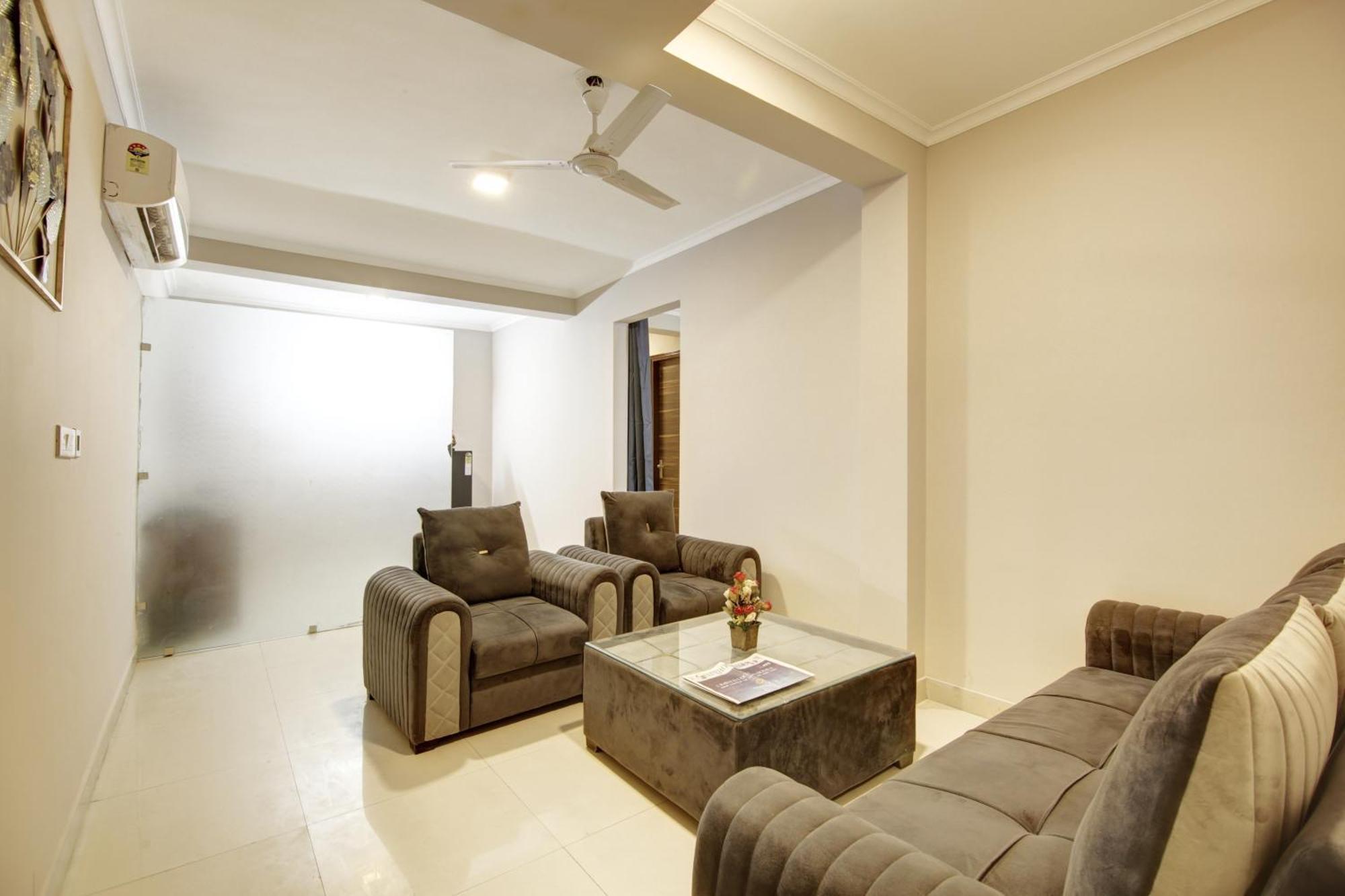 Limewood Stay - Executive Huda City Center Gurgaon Exteriör bild