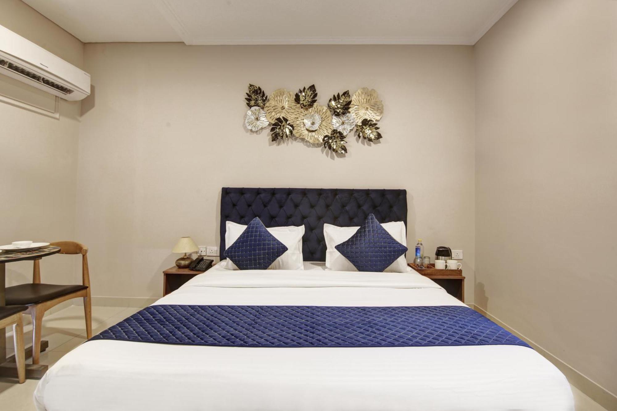 Limewood Stay - Executive Huda City Center Gurgaon Exteriör bild
