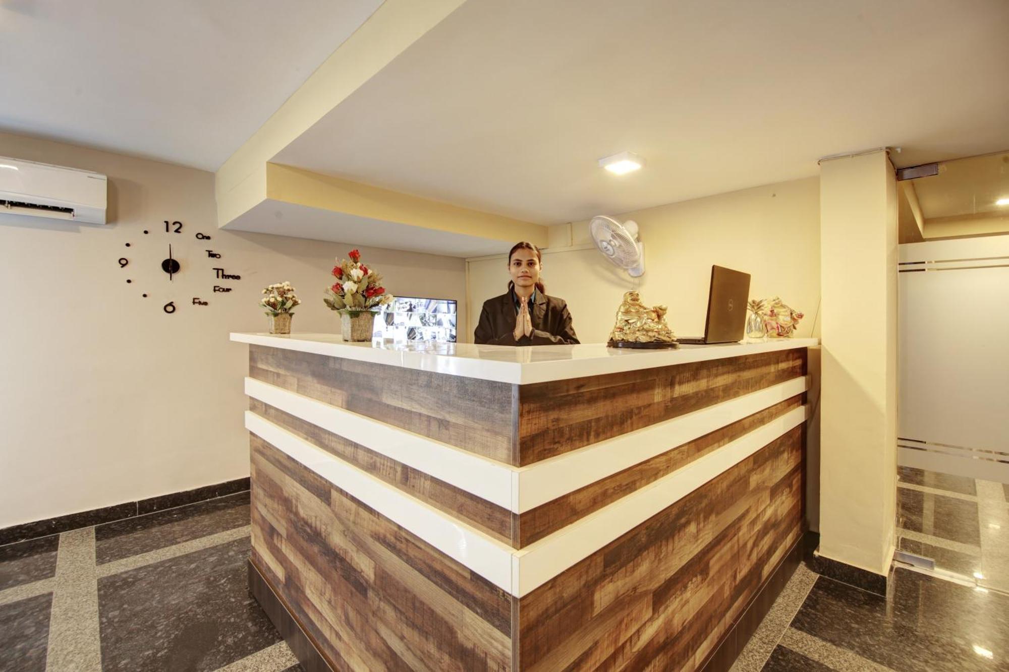 Limewood Stay - Executive Huda City Center Gurgaon Exteriör bild