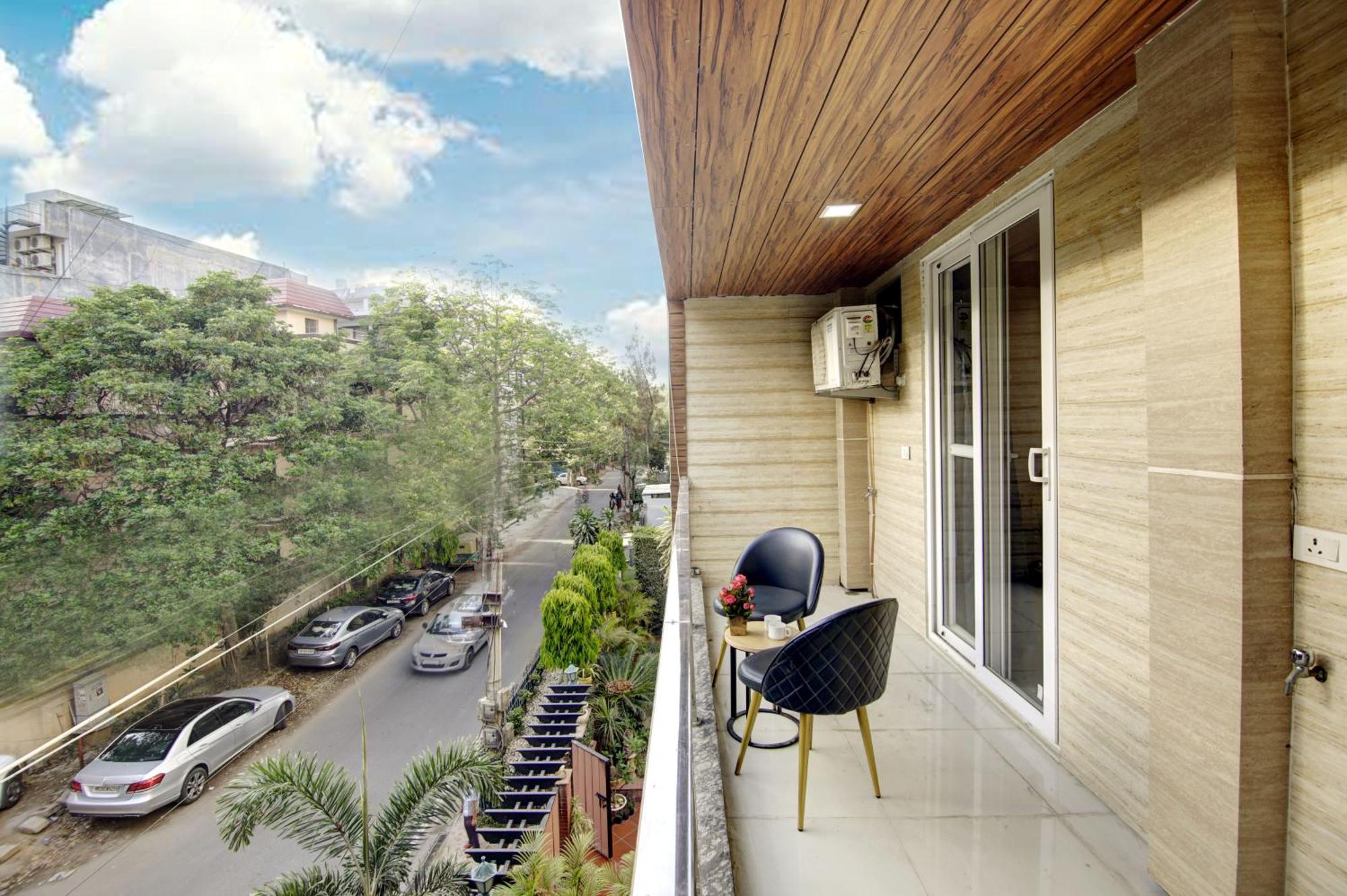 Limewood Stay - Executive Huda City Center Gurgaon Exteriör bild